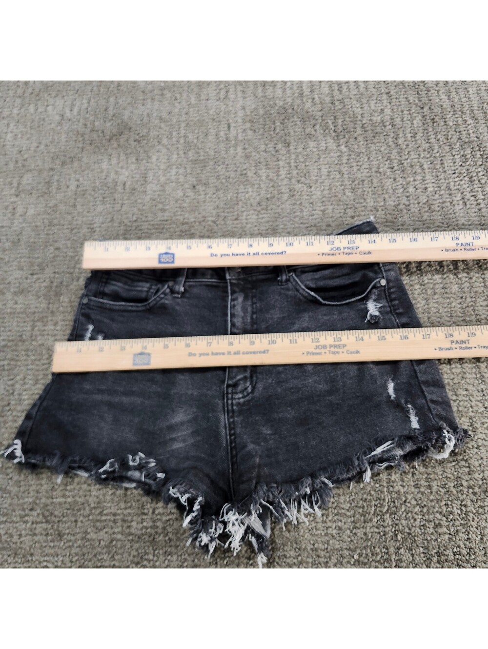 RSQ Women's Black Distressed Curvy High-Rise Denim Shorts Size 29 - Picture 2 of 8